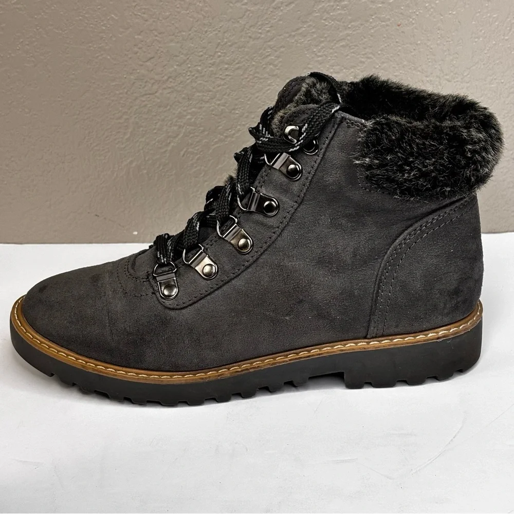 Cozy Gray Faux Fur-Lined Winter LaceUp Boots Size 7 EUC